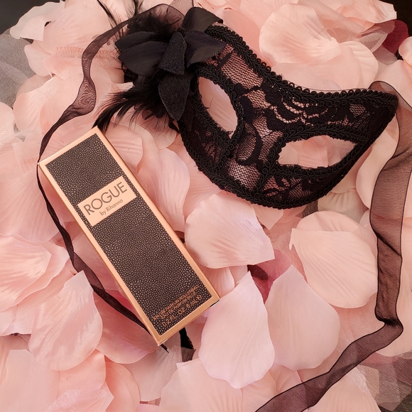 Rihanna Other - Sold Rogue Rihanna